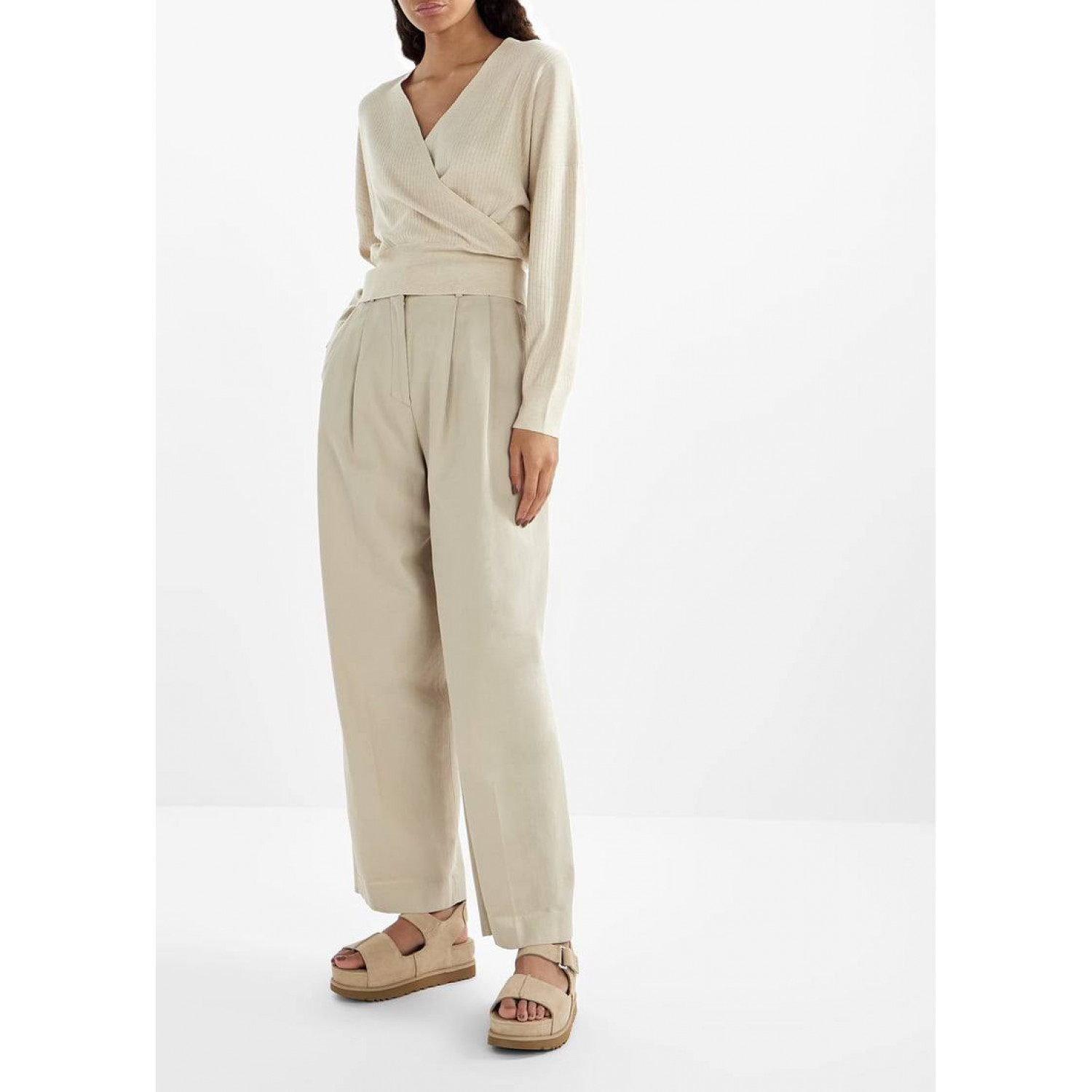 UGG Goldenstar Hi Sandal Sand