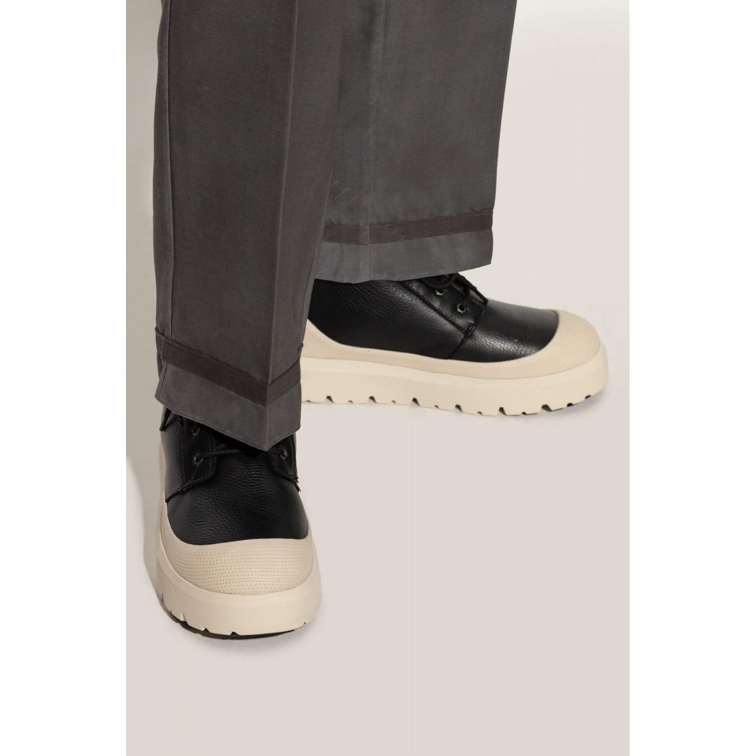 UGG Neumel High Weather Hybrid Black