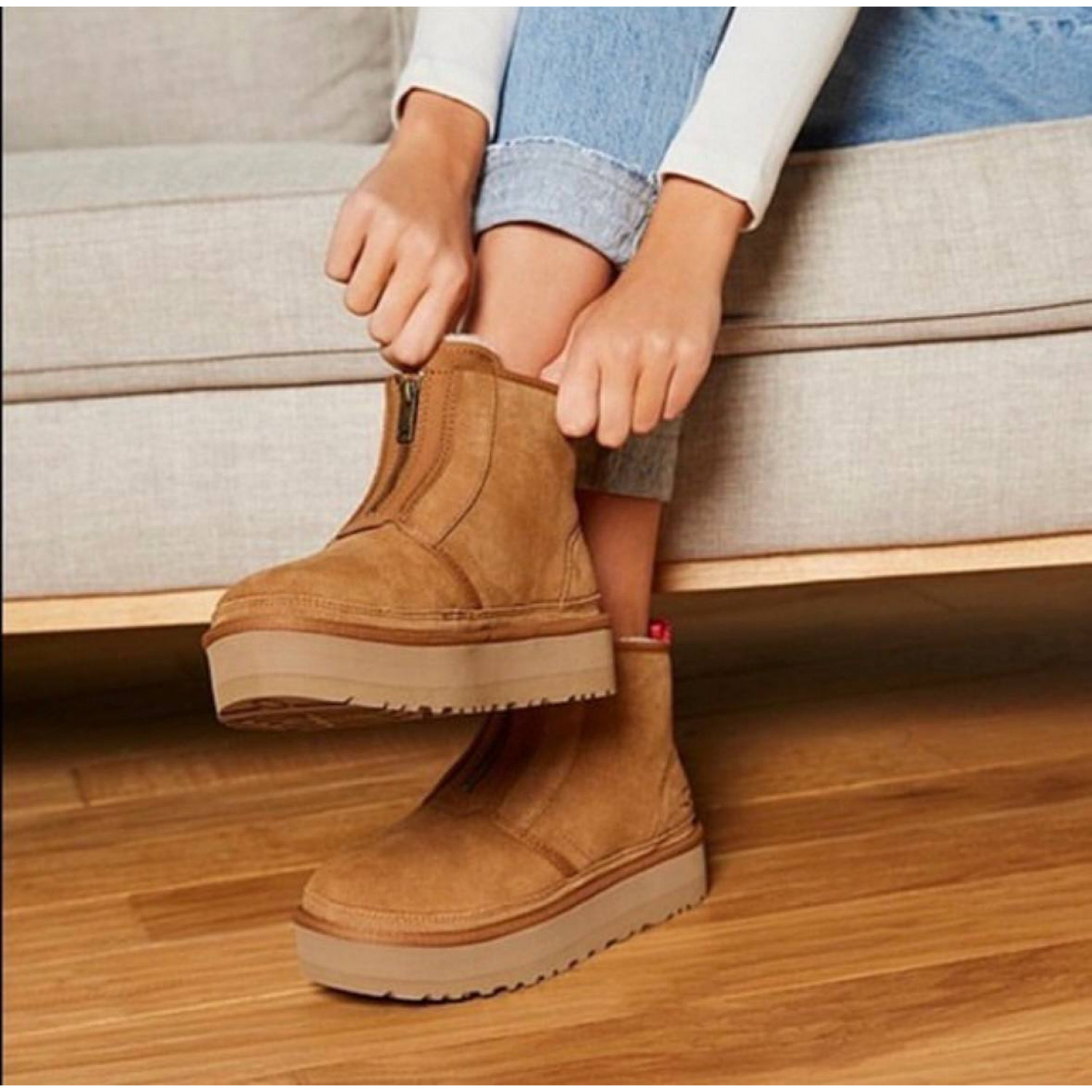 UGG Neumel Platform ZIP Boot Chestnut