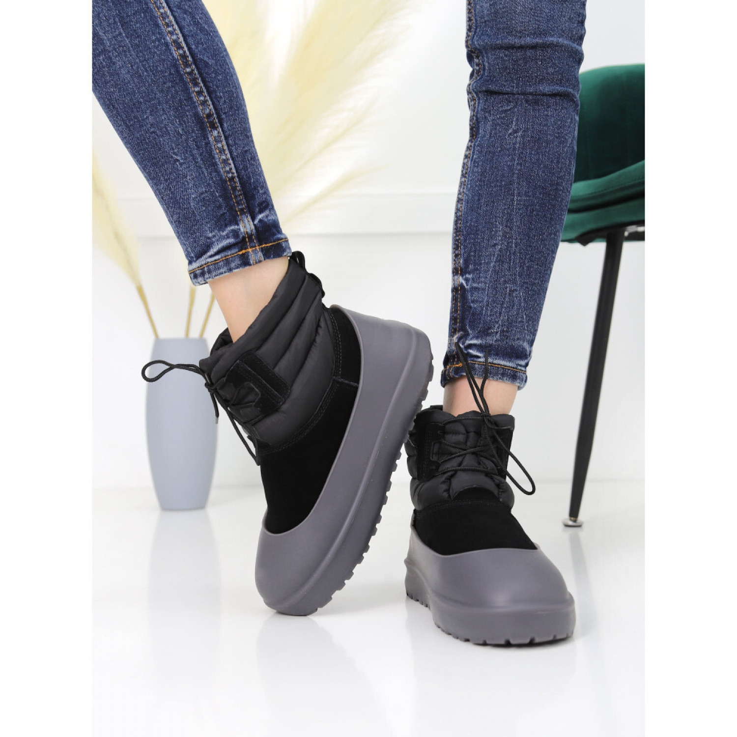 UGG Classic Mini Lace-Up Weather Black