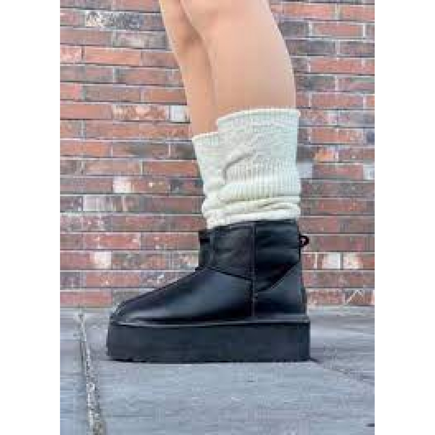 UGG Classic Mini Platform Leather Black
