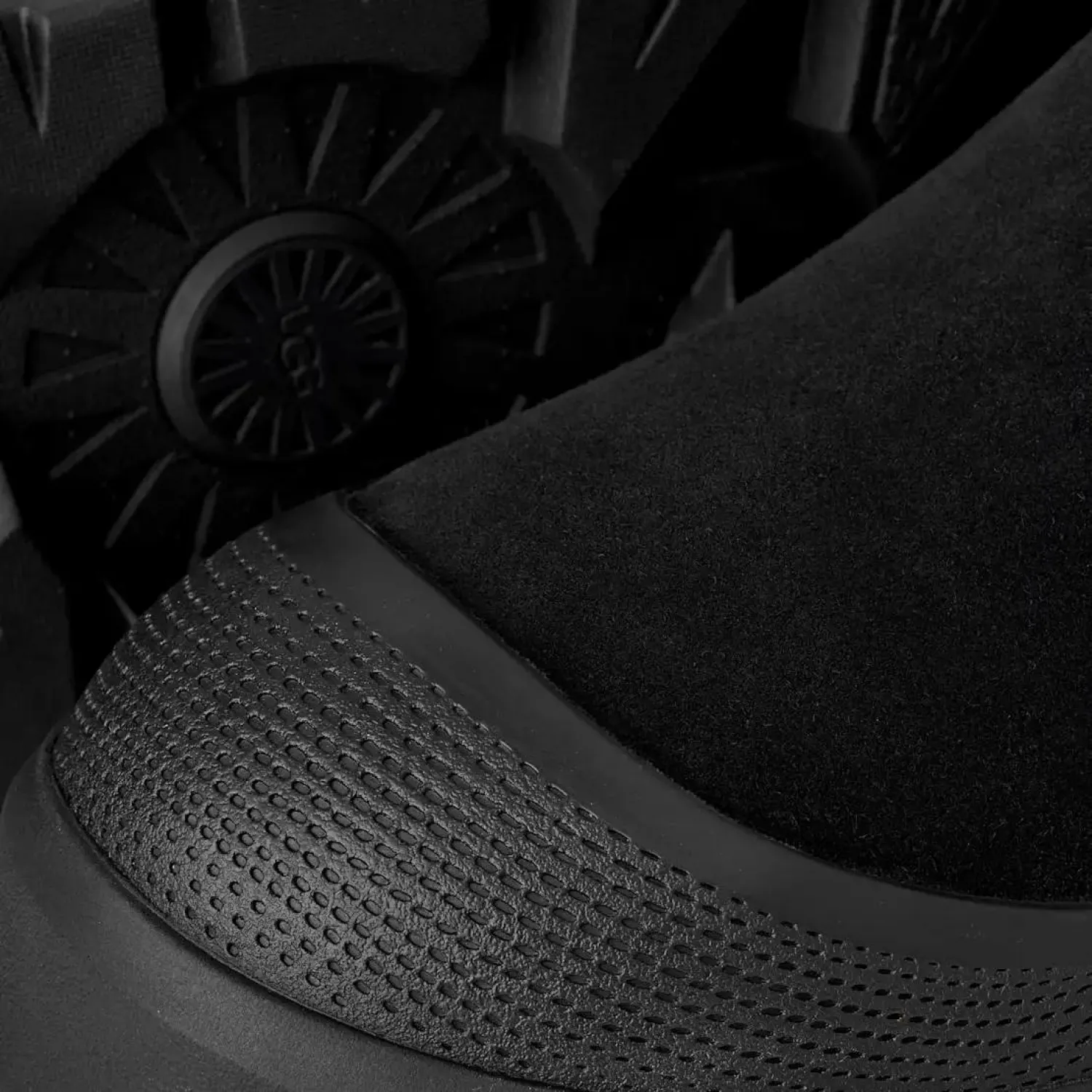 UGG Ultra Mini Hybrid Black